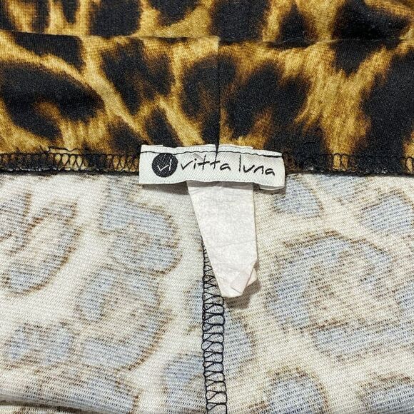 VITTA Luna Leopard Animal Double Button Shorts - Picture 8 of 8